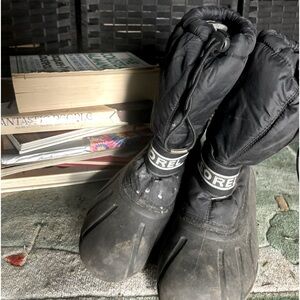 Sorel black snow boots winter